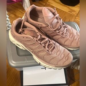 Nike TN airs sneakers